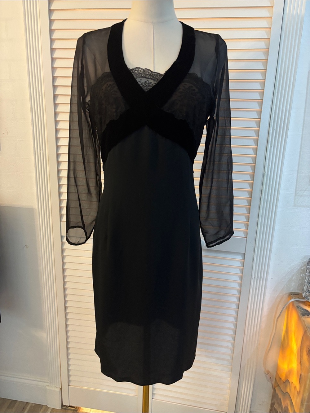 Carolina Herrera Black Sheer-Sleeve Lace-Trim Chemise Dress